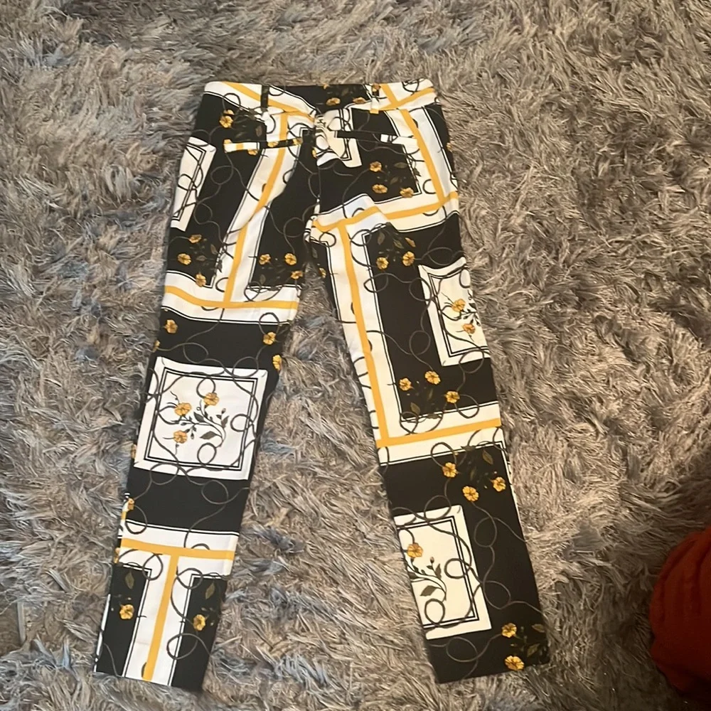 Capris - Picture 5 of 5